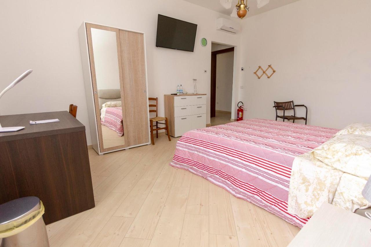 La Colomba B&B Castellaro  Ngoại thất bức ảnh